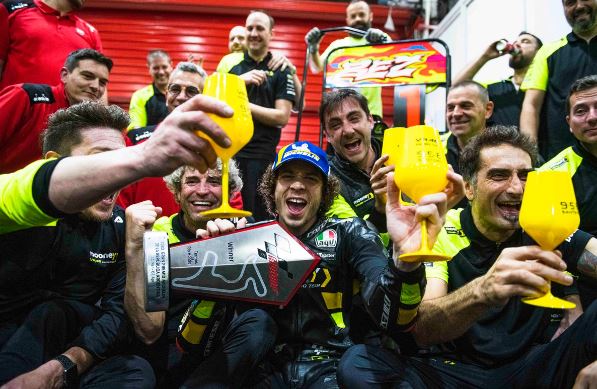 วัยรุ่นโมโตจีพี