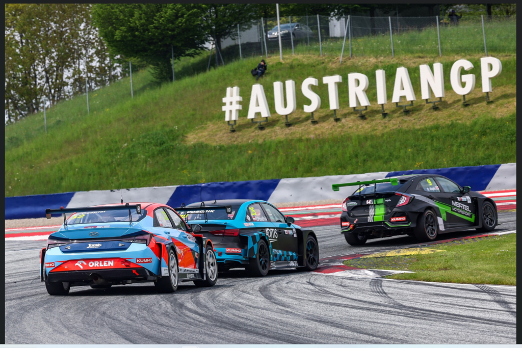 คว้าเกียรติยศ