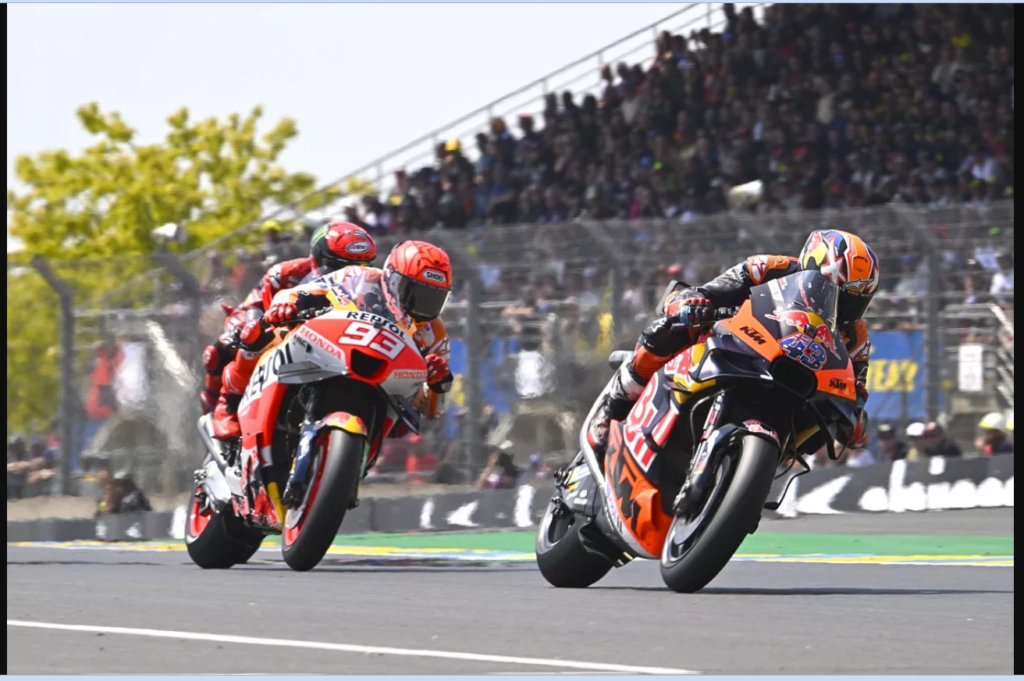 ต่อสู้ตําแหน่ง