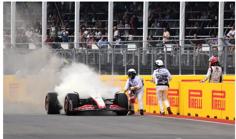 ฝนตกท่วมสนาม