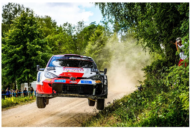 คว้าชัยที่โดดเด่น