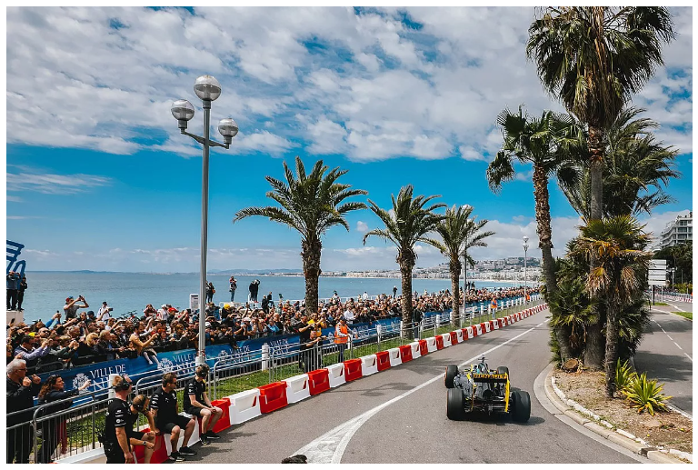 ฝรั่งเศสหนุนหลัง